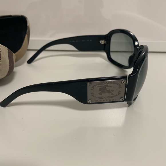 Authentic Burberry Sunglasses - Picture 2 of 12